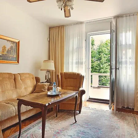 Dworek Genny Bed & Breakfast