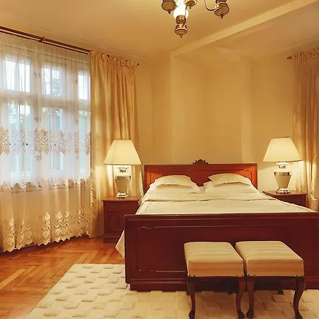 Bed & Breakfast Dworek Genny Polanica-Zdroj