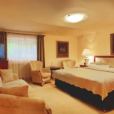 Dworek Genny Bed & Breakfast